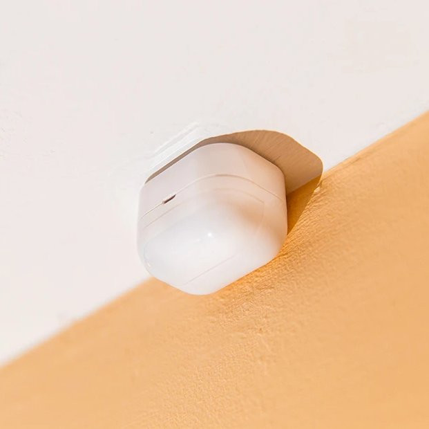 Shelly BLU Motion czujnik PIR Shelly BLU Motion - czujnik ruchu Bluetooth z pomiarem lux w narożniku
